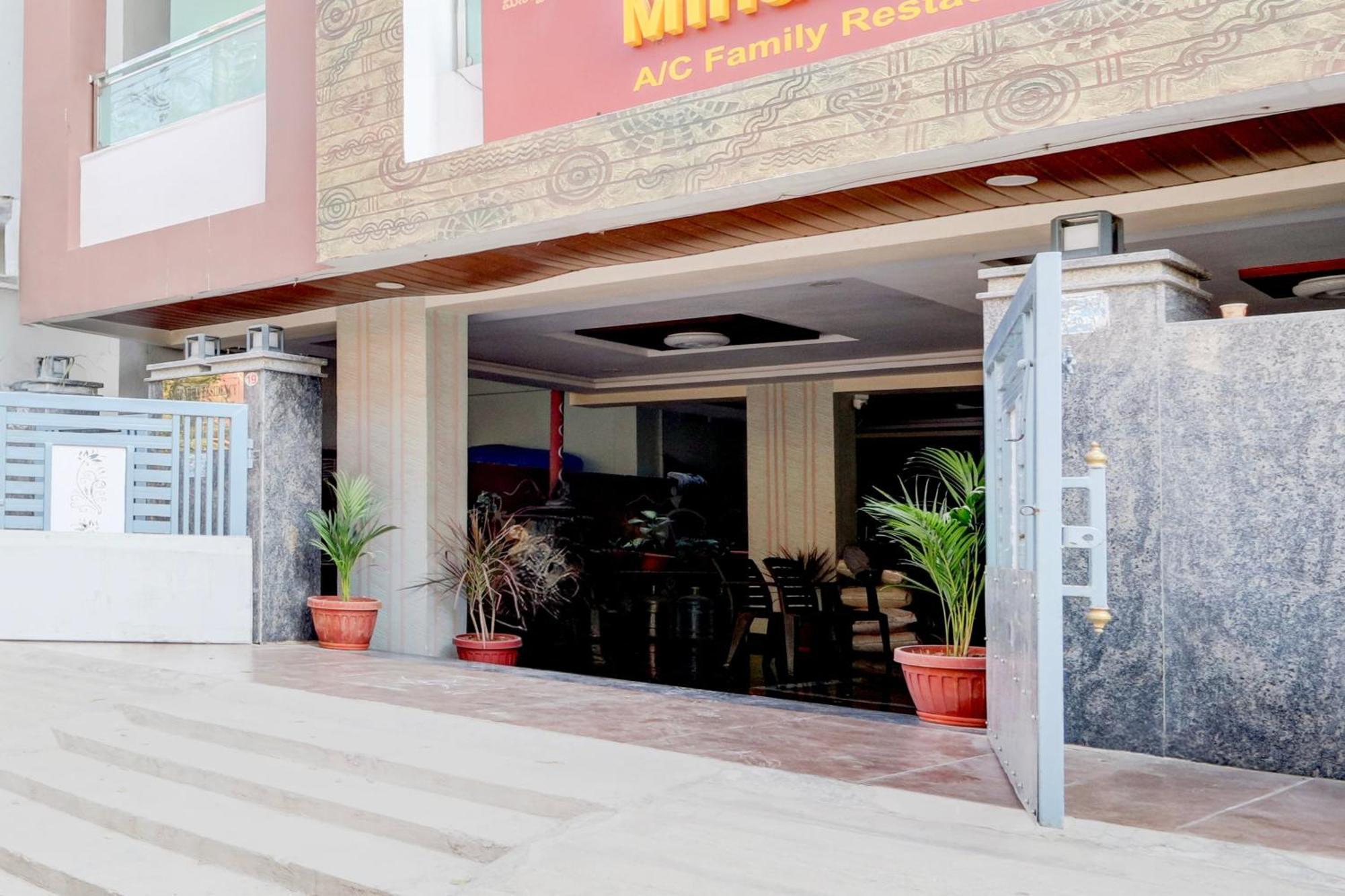 Hotel O Anoos Minarva حيدر أباد المظهر الخارجي الصورة